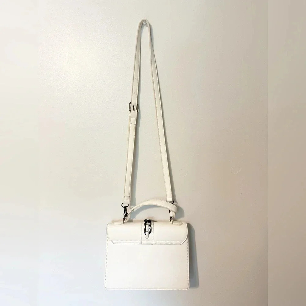 BADGLEY MISCHKA Chain Trim Two Way Shoulder Bag Crossbody Purse Strap Off White - Picture 4 of 16